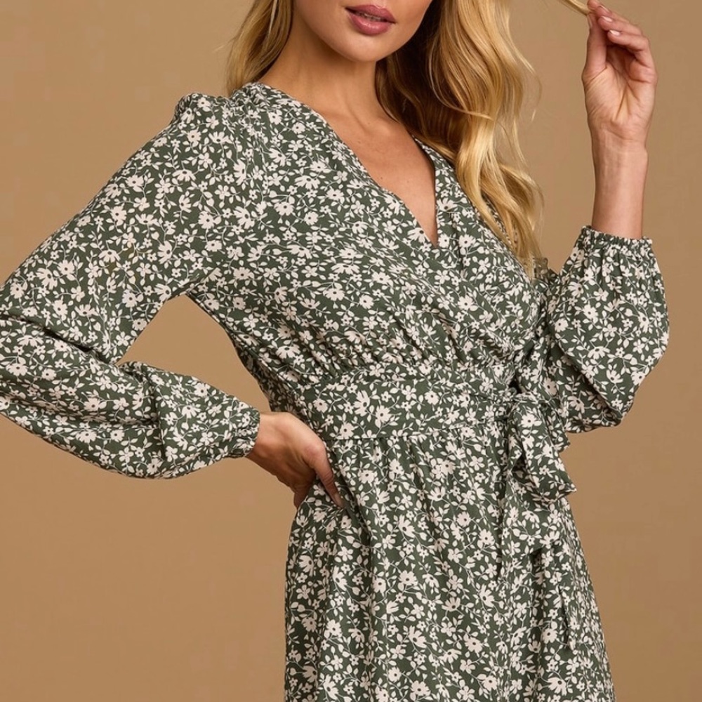Feeling Flirtatious Green Floral Print Long Sleeve Romper 💐